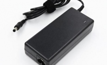 现代怎么能少了电源适配器？