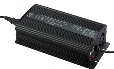 自动USB枚举功能的电池充电器