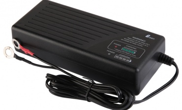 太阳能电池板能够给电动自行车电池做充电器实现供电