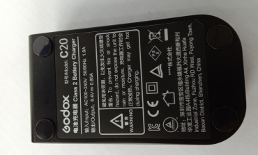 USB供电的单节NiMH电池开关模式充电器电路设计