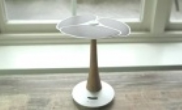 很有创意的一款太阳花充电器