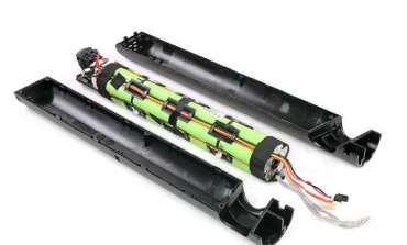 输入电源4.7V到24V的单节锂离子电池充电器可在任何墙上适配器工作