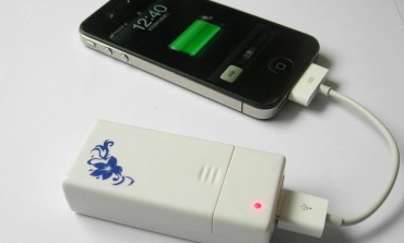 简约通用USB充电器