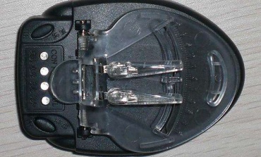 配合移动电源使用的USB万能充电器