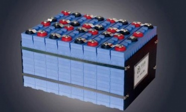 磷酸铁锂VS三元锂：2017将现对半分市场格局