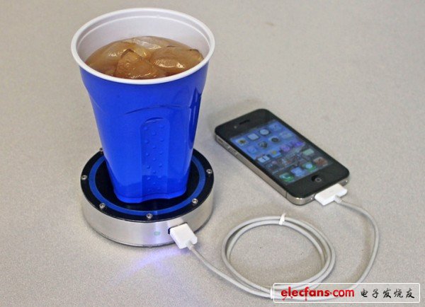 杯垫充电器