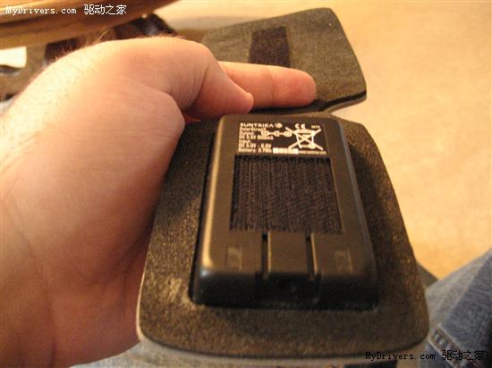 可折叠便携式太阳能充电器 兼容多种接口