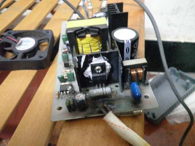 用铅酸蓄电池充电器给锂电池充电了，会有什么影响吗？